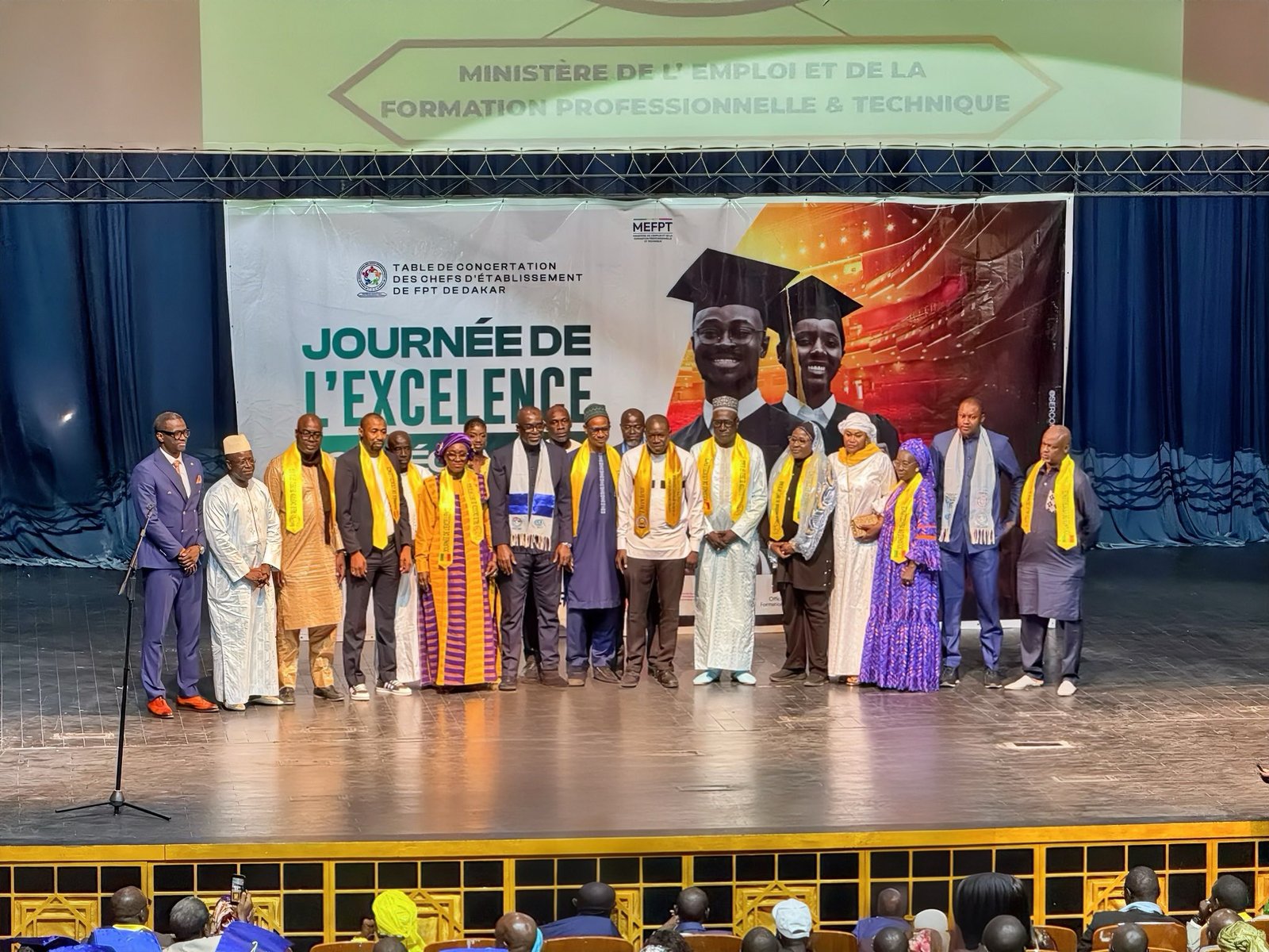 Photo d'élèves et d'alumni lors d'un atelier